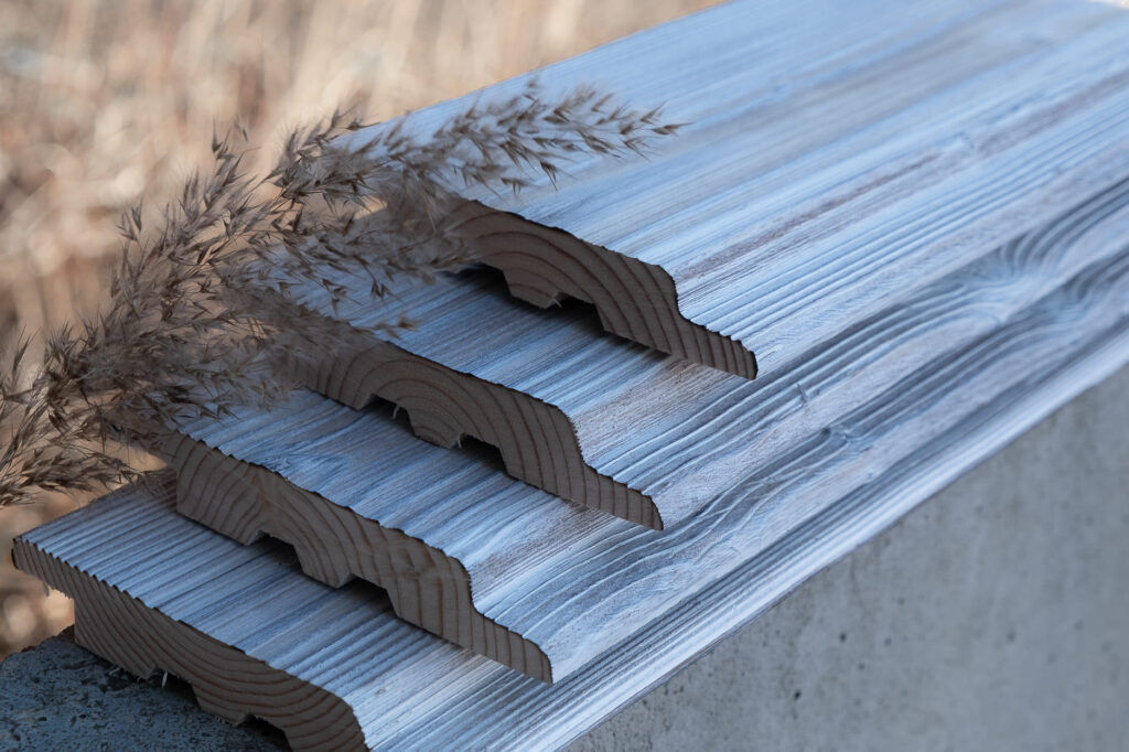 Baltos degintos eglės dailylentės