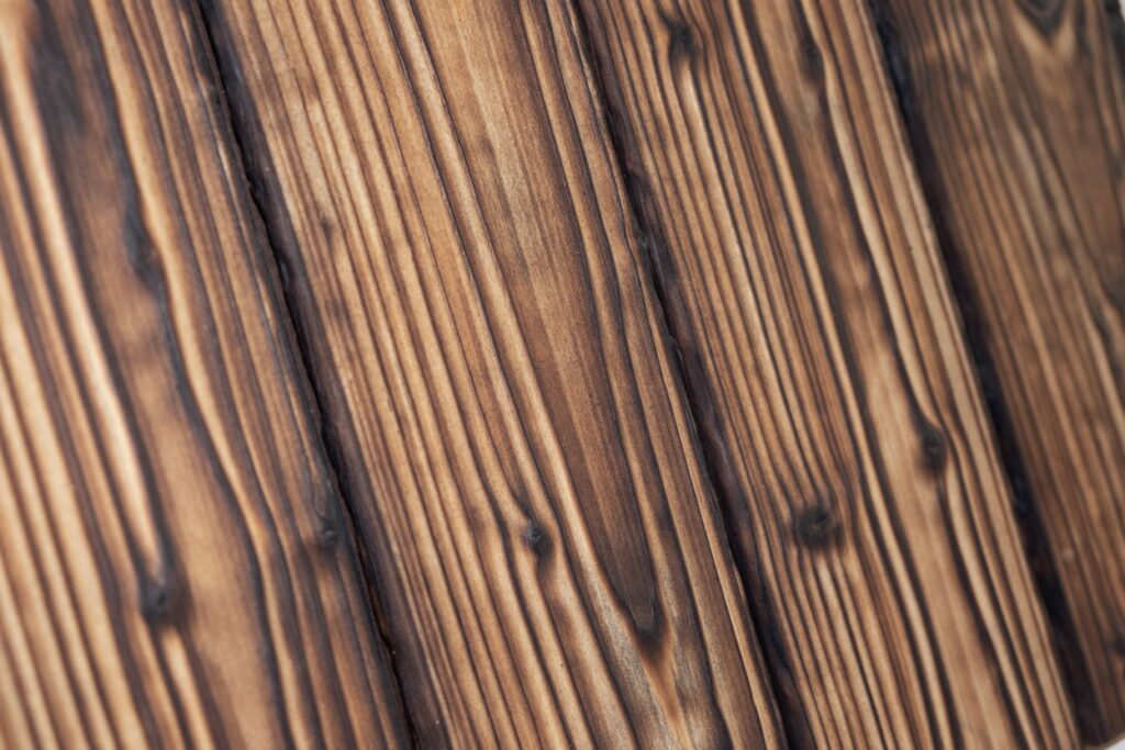 Natūralios degintos medienos dailylentės