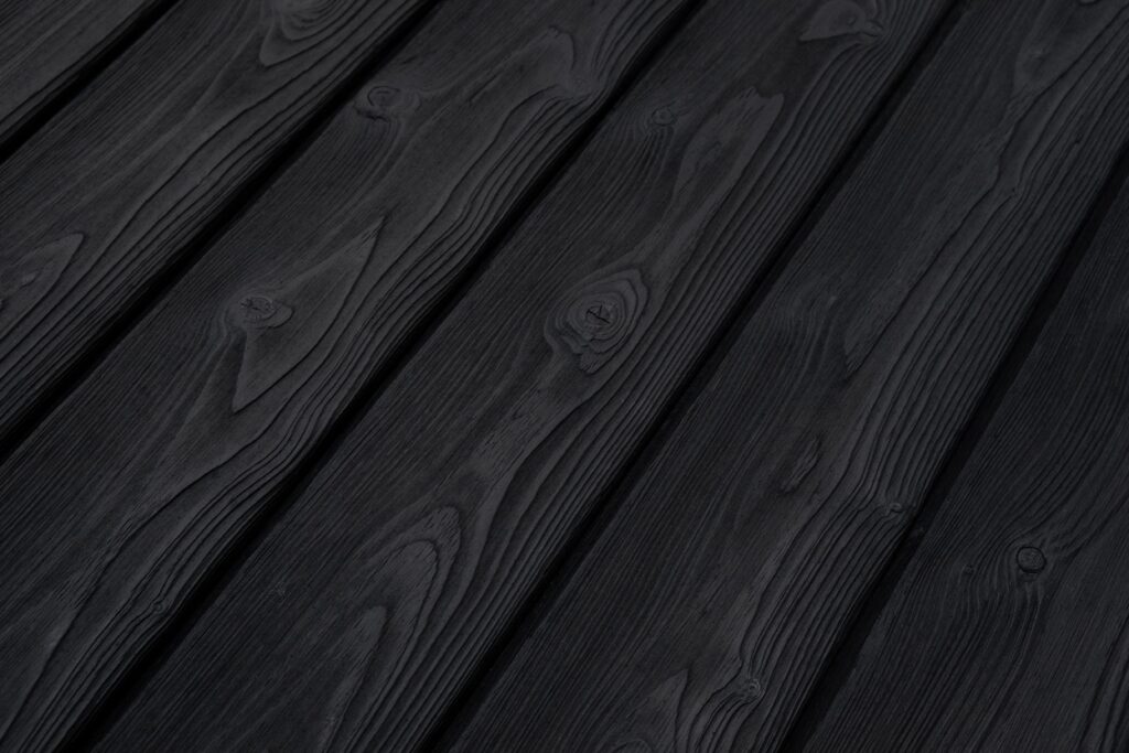 Degintos maumedžio dailylentės, spalva Black