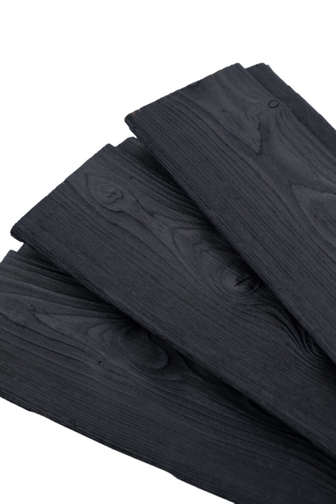 Degintos maumedžio dailylentės, spalva Black