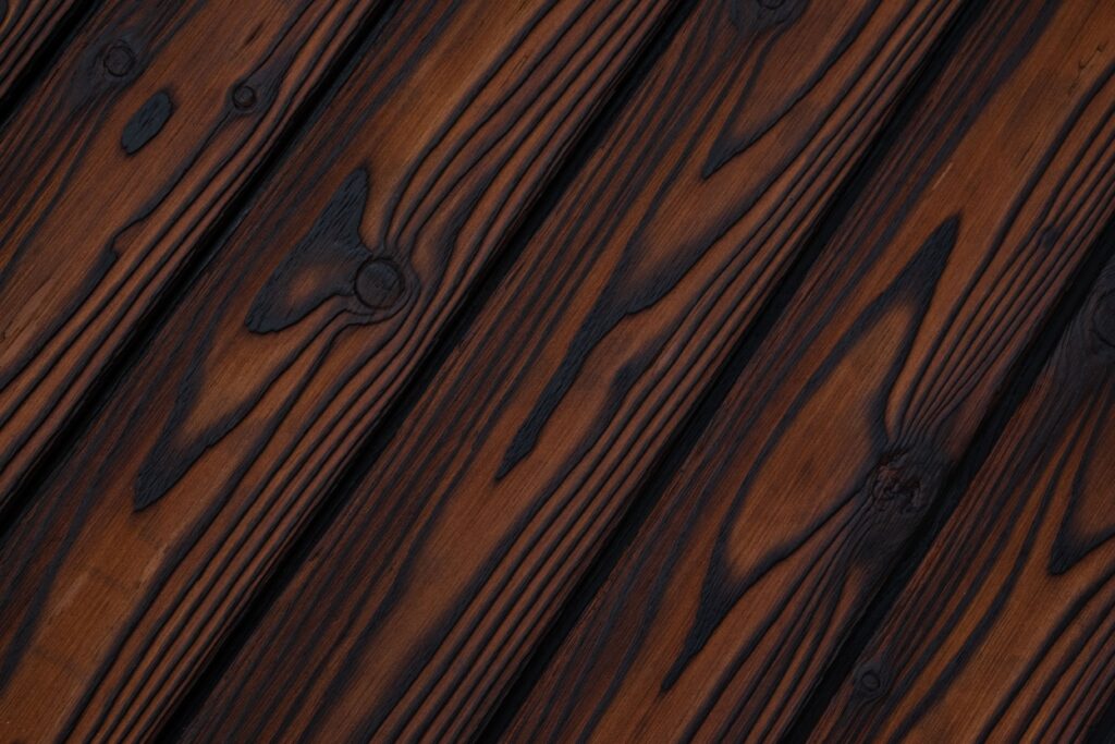 Degintos maumedžio dailylentės, spalva Ember