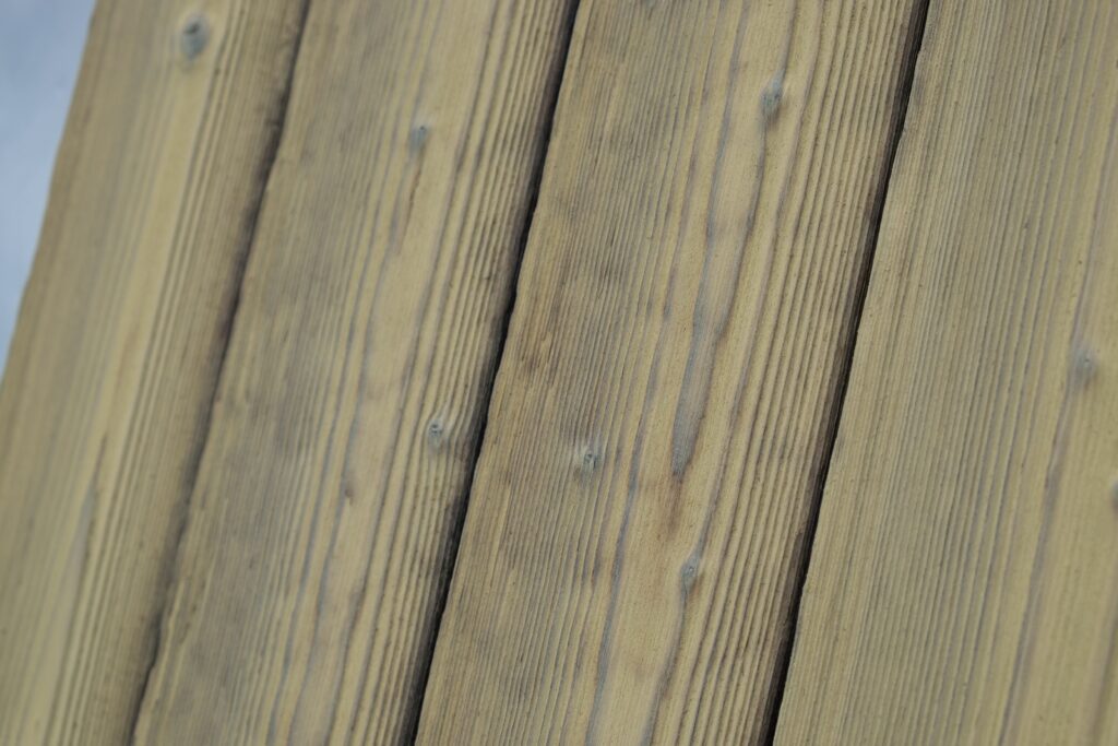 Degintos eglės dailylentės spalva Halo