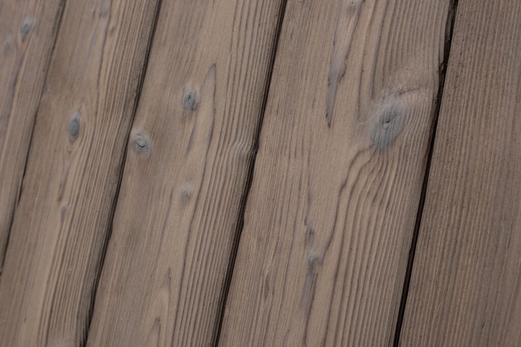 Degintos eglės dailylentės spalva Clay